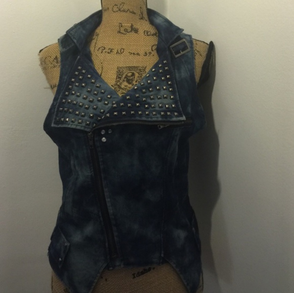 Double Zero Denim Vest